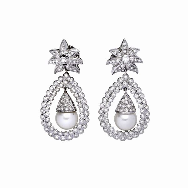 Pair of earrings