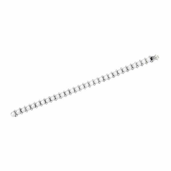 Bracelet with pearls and diamonds  - Auction Gioielli del Novecento e Orologi - Curio - Casa d'aste in Firenze