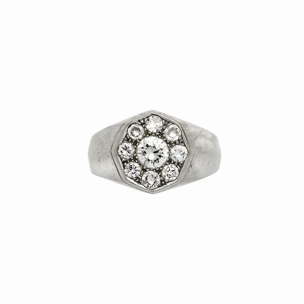 Chevalier ring in white gold and diamonds