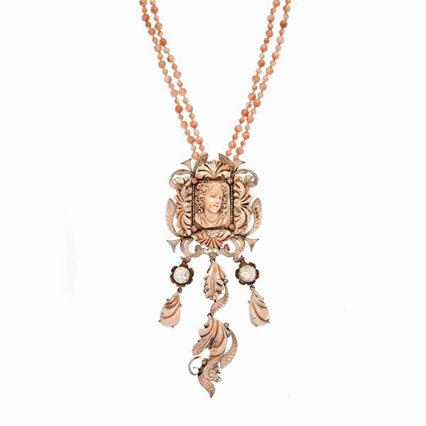 Grande pendente in corallo rosa  - Asta Gioielli del Novecento e Orologi - Curio - Casa d'aste in Firenze