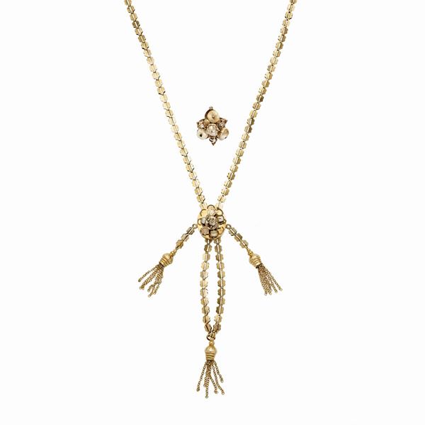 Collana saliscendi e anello in oro a basso titolo, diamanti e perle