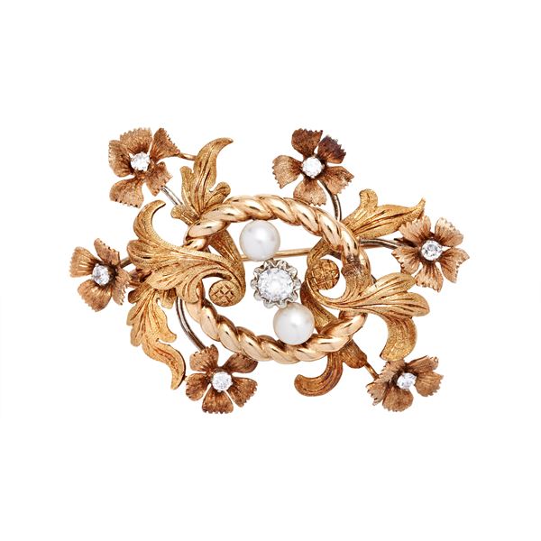 Brooch with diamonds and pearls