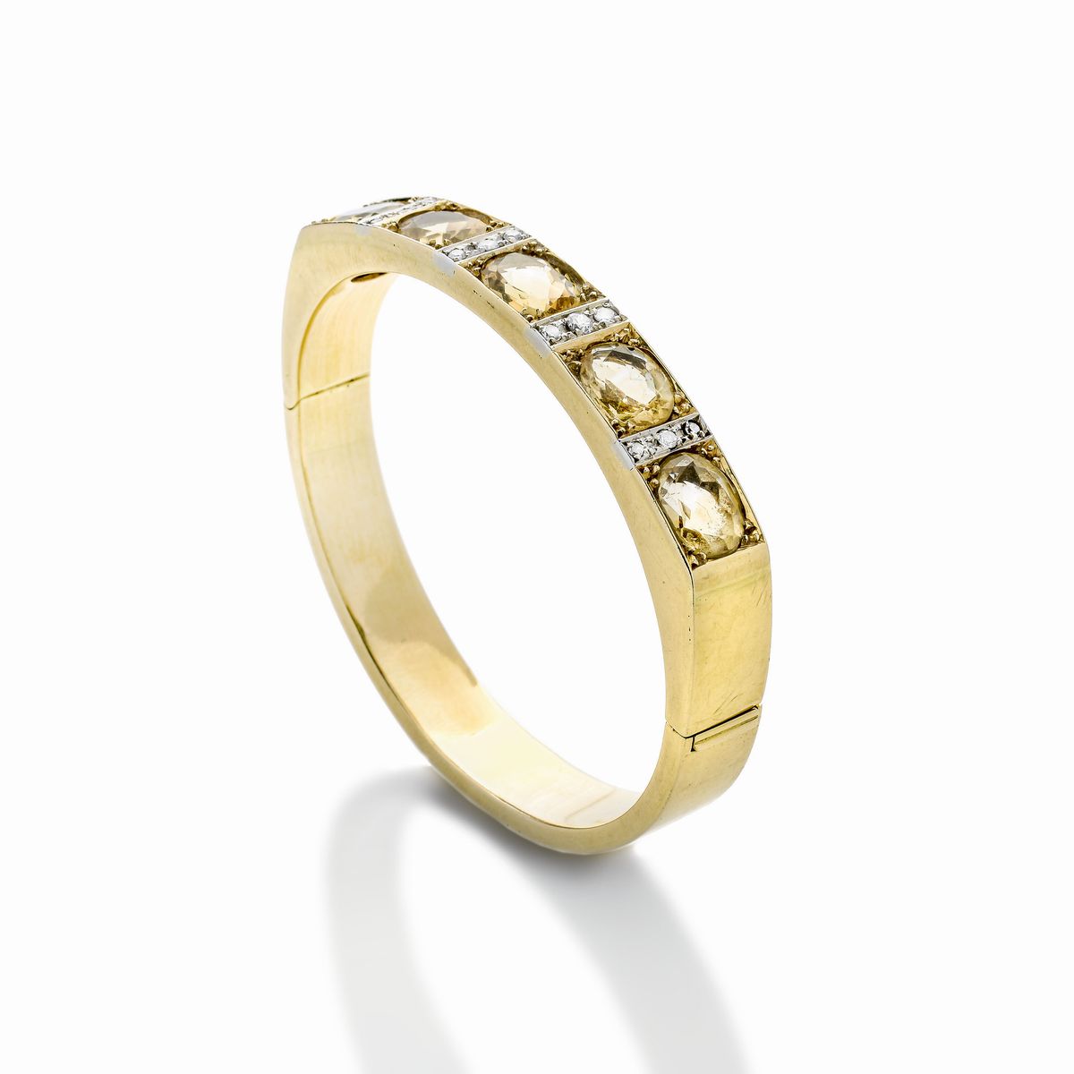 Bracciale rigido con quarzi citrini e diamanti