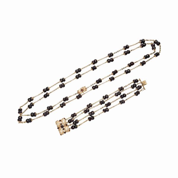 Long necklace and bracelet with garnet