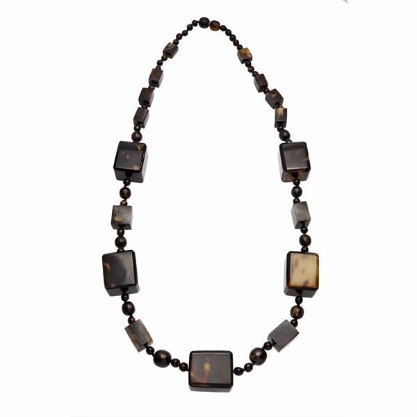 Collana in tartaruga  - Asta Gioielli del Novecento e Orologi - Curio - Casa d'aste in Firenze