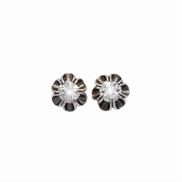 Pair of light point earrings  - Auction Gioielli del Novecento e Orologi - Curio - Casa d'aste in Firenze