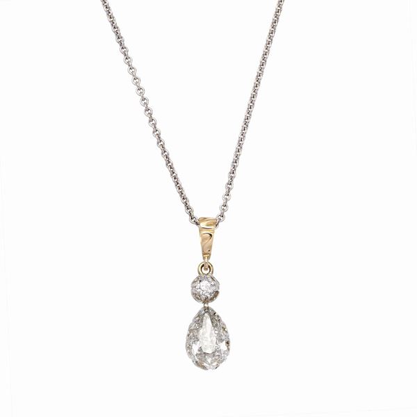 Pendant with diamonds