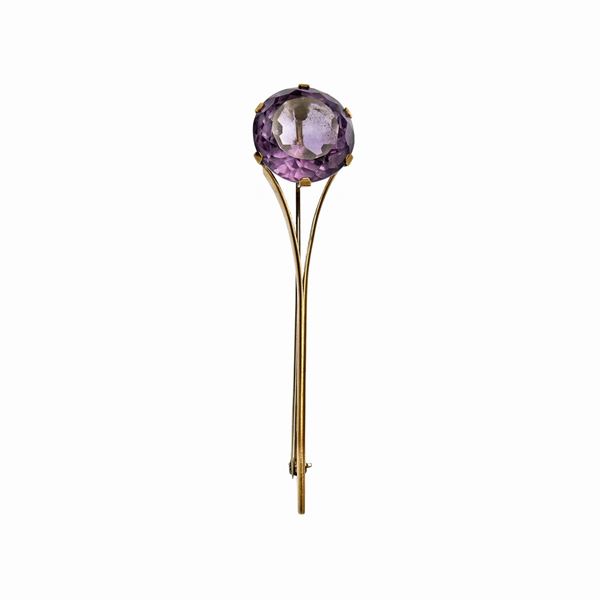 Brooch bar with amethyst  - Auction Gioielli del Novecento e Orologi - Curio - Casa d'aste in Firenze