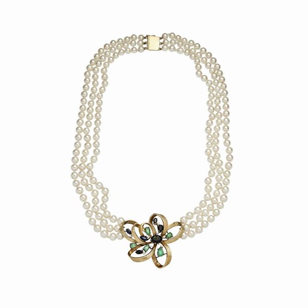 Collana con perle, smerali, zaffiri e diamanti