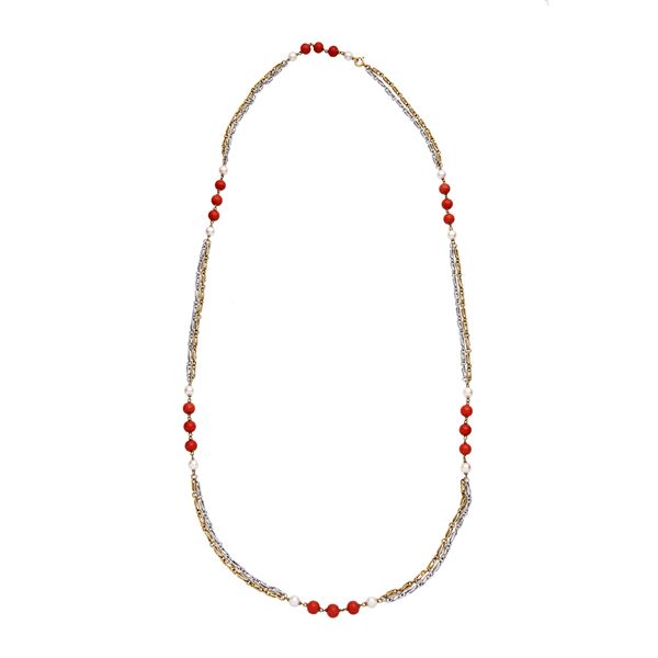 Long necklace with pearls and coral