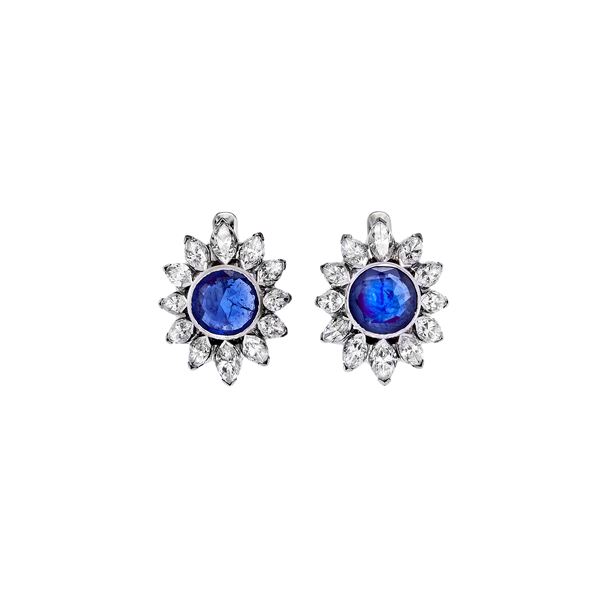 Pair of earrings with sapphires and diamonds