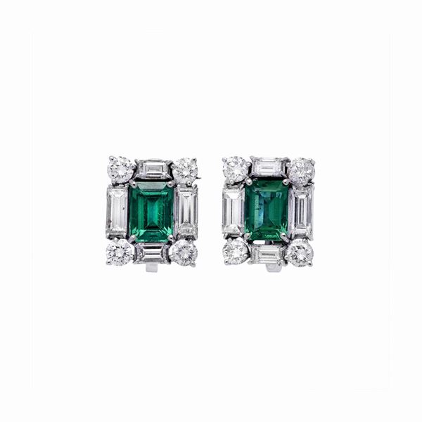 Pair of earrings with emeralds and diamonds  - Auction Gioielli del Novecento e Orologi - Curio - Casa d'aste in Firenze