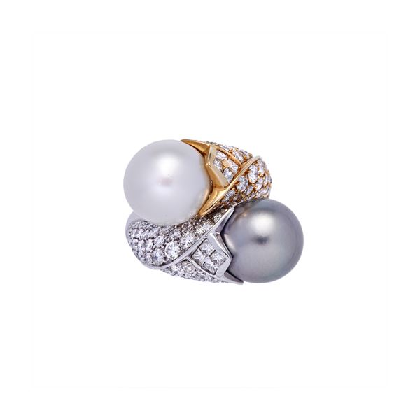 Contrariè ring with diamonds and pearls