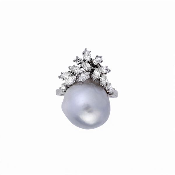 Anello con diamanti e perla mabè