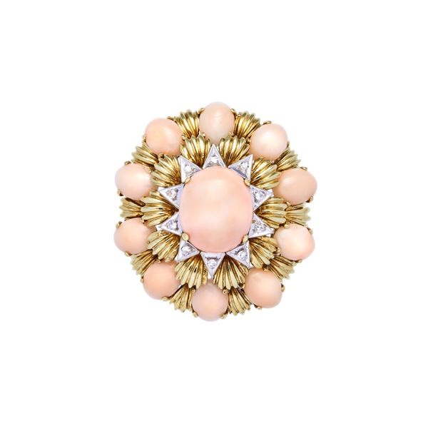 Ring with diamonds and pink coral