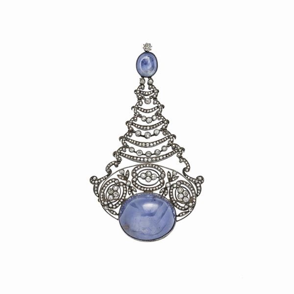 Importante spilla-pendente con diamanti e zaffiro  - Asta Gioielli del Novecento e Orologi - Curio - Casa d'aste in Firenze