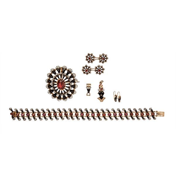 Parure with Moors, garnets and colored enamels