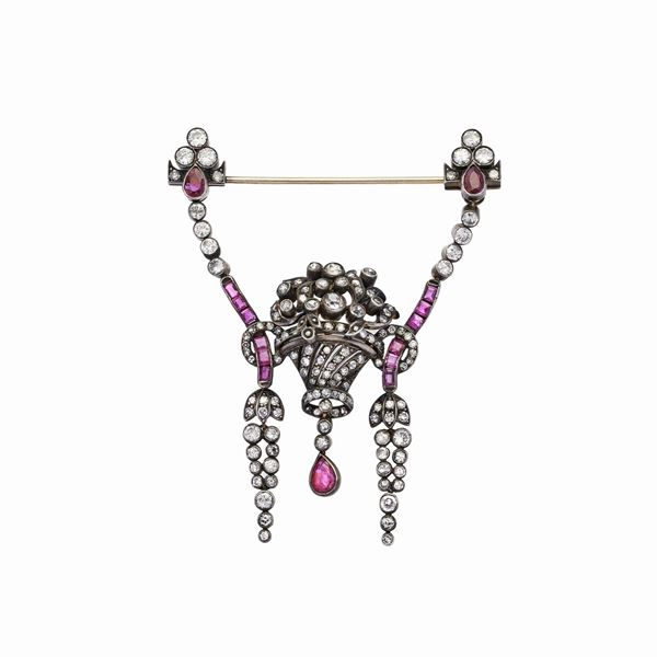Basket brooch with diamonds and rubies  - Auction Gioielli del Novecento e Orologi - Curio - Casa d'aste in Firenze