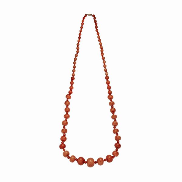 Collana con corallo rosso