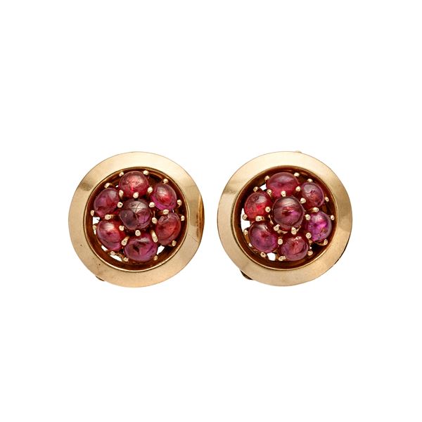 Pair of earrings with rubies