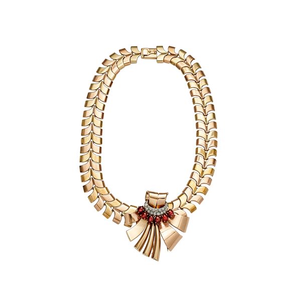 Necklace in gold pendant with diamonds and rubies  - Auction Gioielli del Novecento e Orologi - Curio - Casa d'aste in Firenze