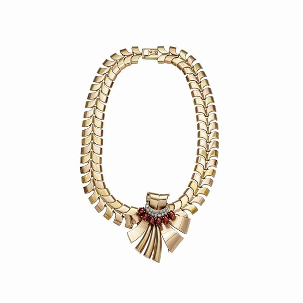Necklace in gold pendant with diamonds and rubies