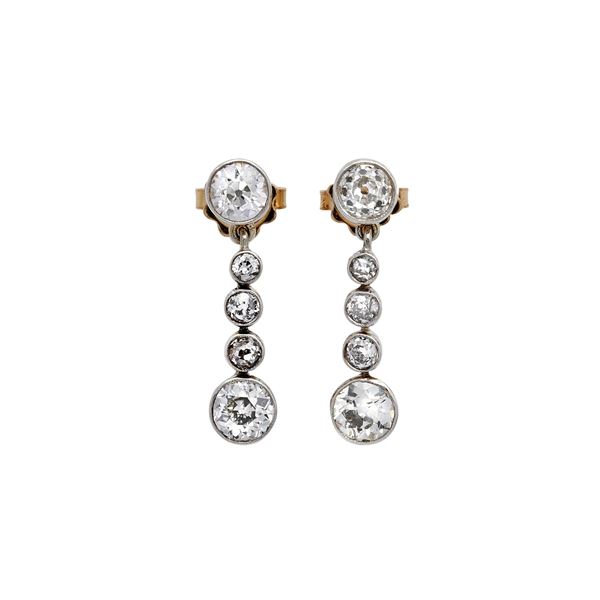 Pair of earrings with diamonds  - Auction Gioielli del Novecento e Orologi - Curio - Casa d'aste in Firenze
