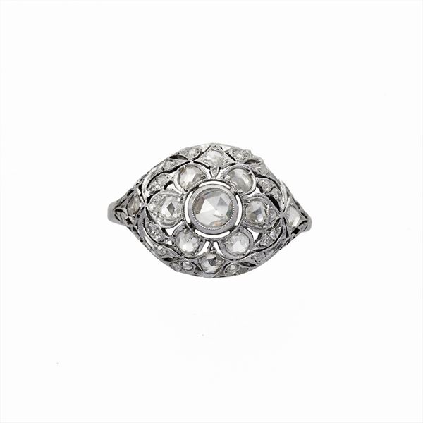 Anello con diamanti