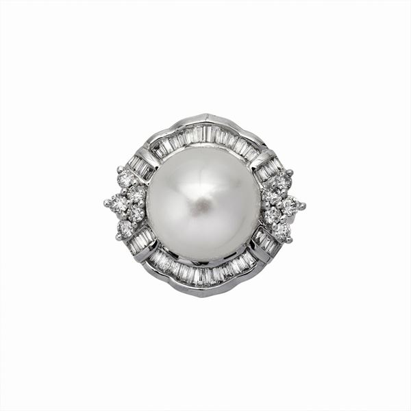 Anello con diamanti e perla