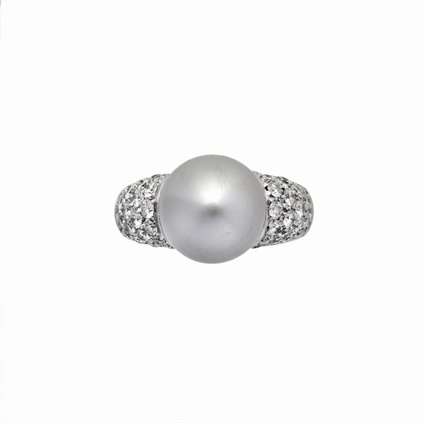 Anello con diamanti e perla australiana
