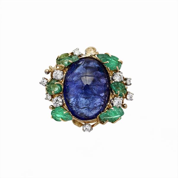 Anello con diamanti, tanzanite e smeraldi