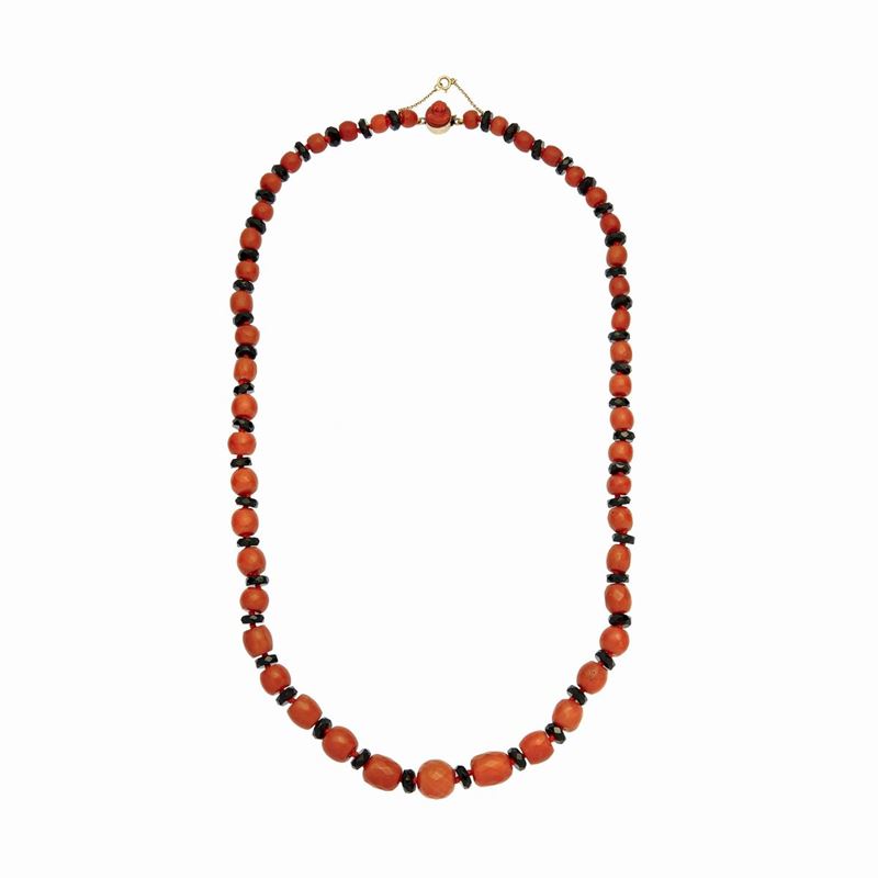 Collana in Corallo Rosso e Onice