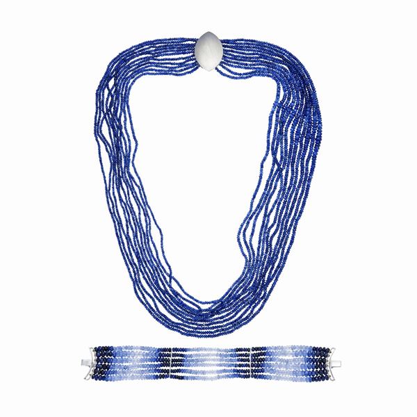 Collana e bracciale millefili in oro bianco e zaffiri