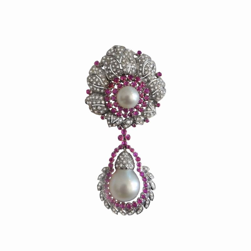 Spilla in Oro Bianco, Rubini, Diamanti e Perle