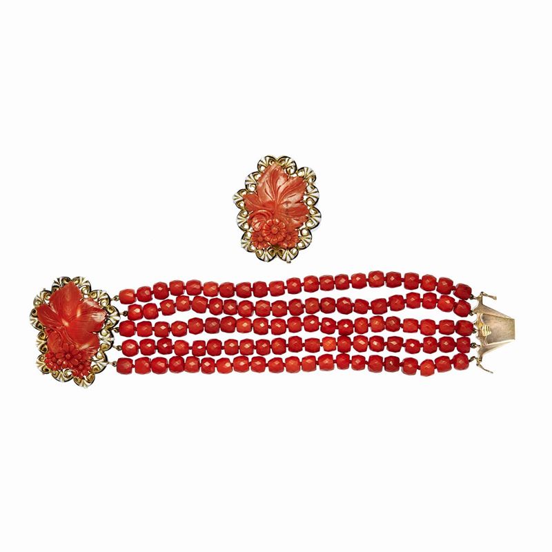 Bracciale e Spilla in Oro Giallo, Smalti e Corallo Rosso