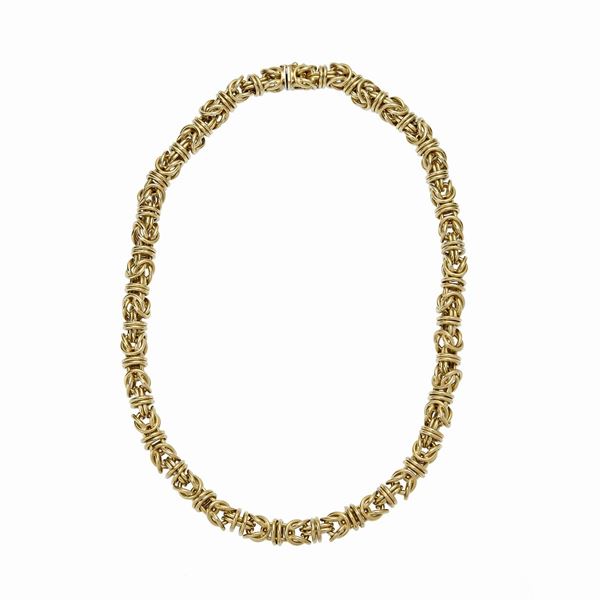 Necklace in yellow gold