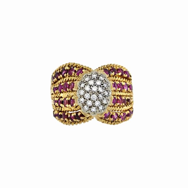 Anello in oro giallo, diamanti e rubini