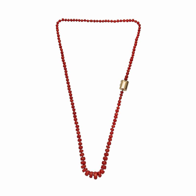 Collana in Oro Giallo e Corallo Rosso