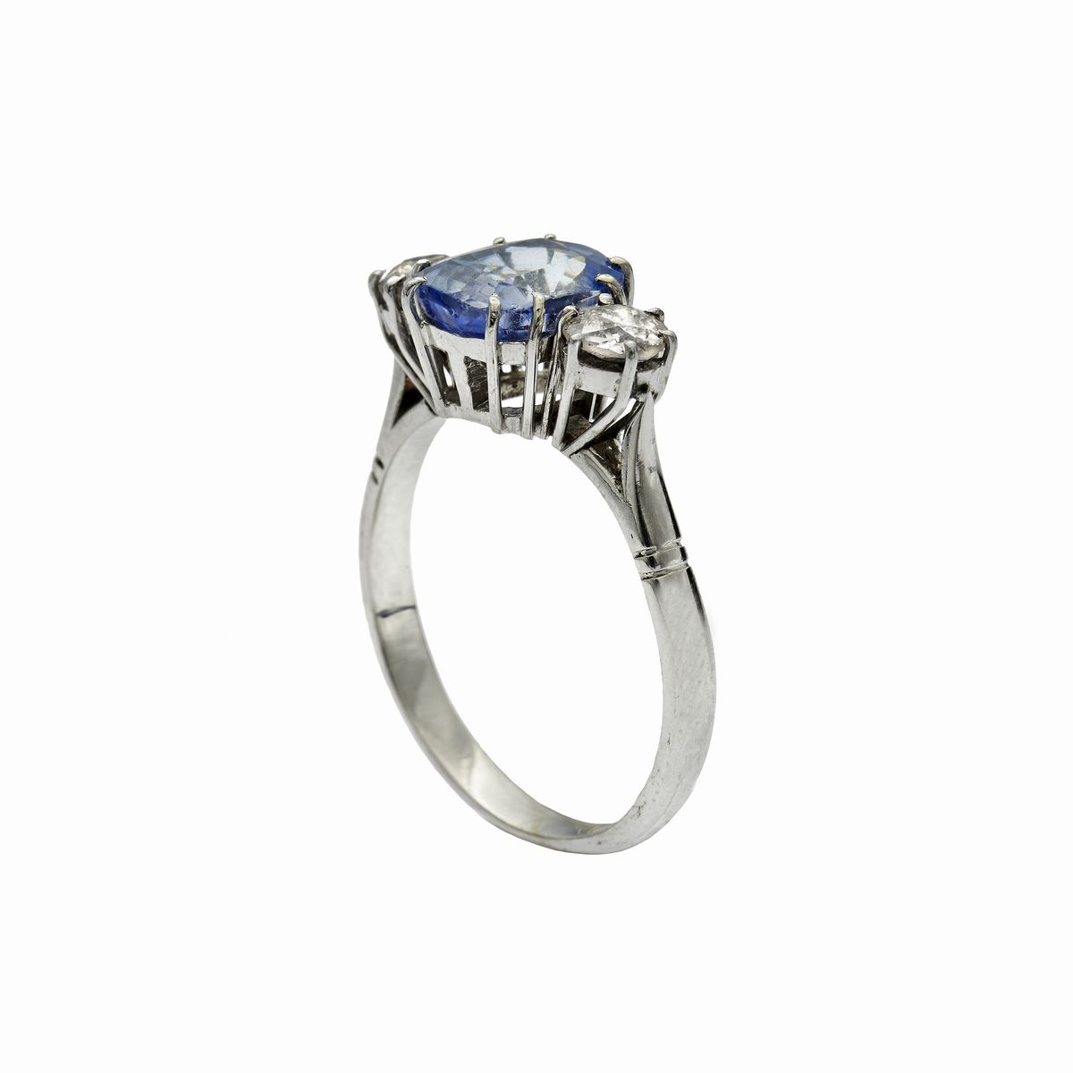 Anello in Oro Bianco, Zaffiro e Diamanti