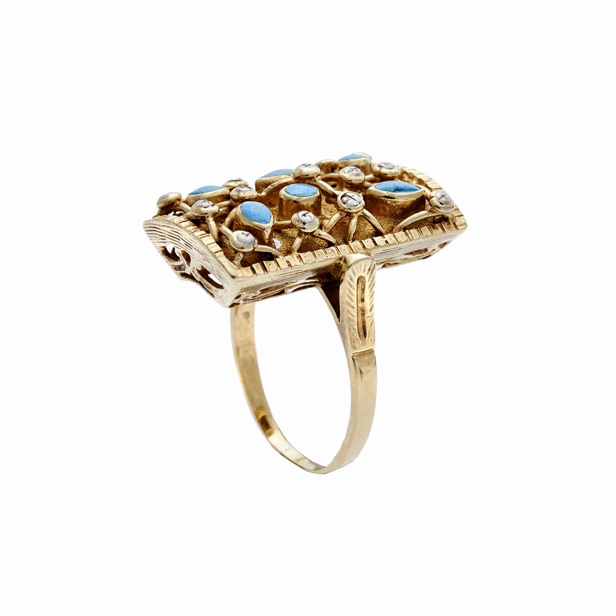 Anello in Oro Giallo e Corallo Rosso ed un Altro con Pasta di Turchese