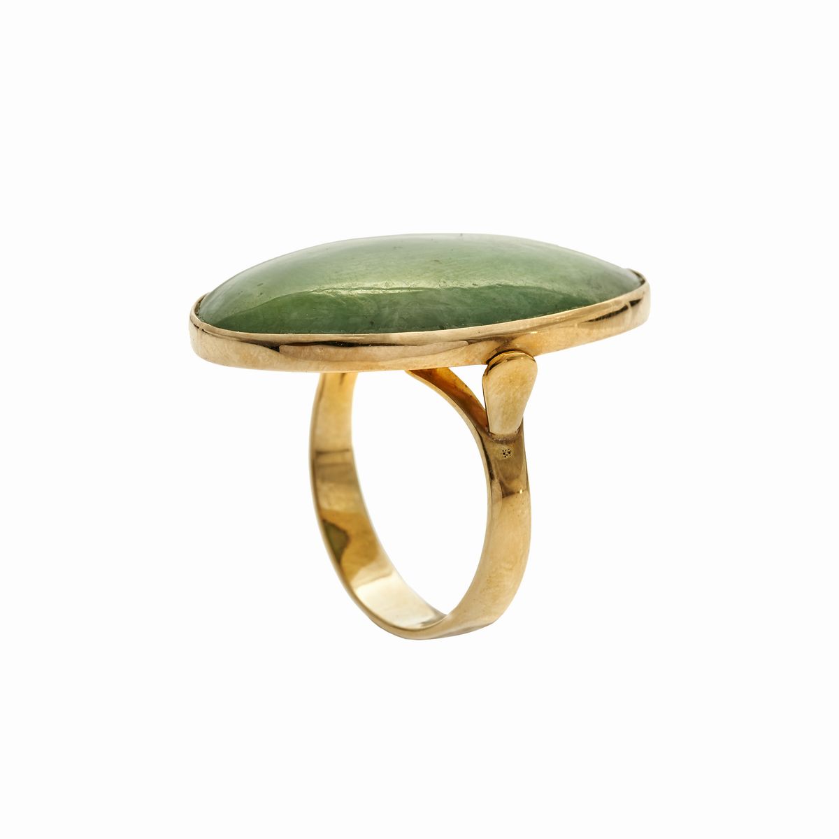 Paio di Orecchini ed Anello in Oro Giallo e Giada Verde