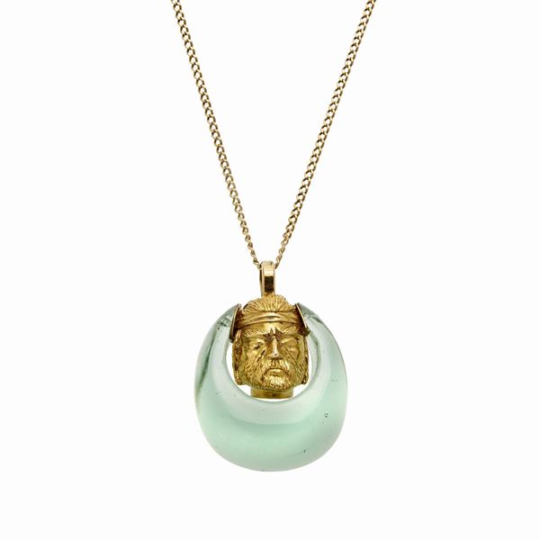 Pendant in yellow gols and silica glass