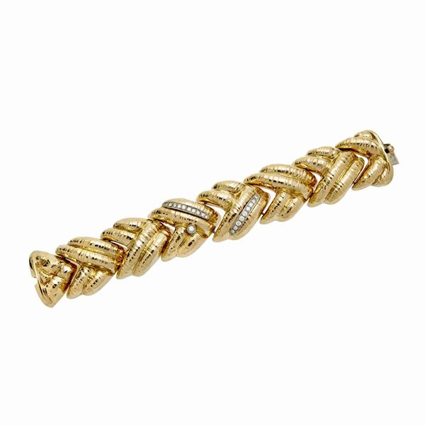 Bracelet in yellow and white gold and diamonds