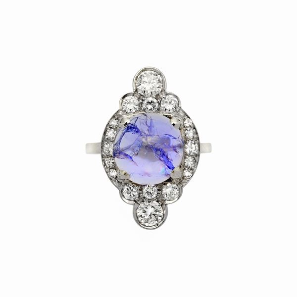 Anello in oro bianco, diamanti e tanzanite