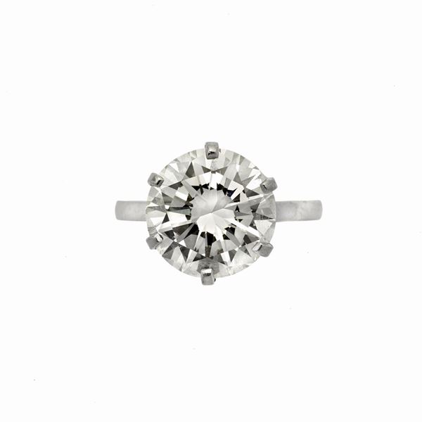 Anello solitario in oro bianco e diamante