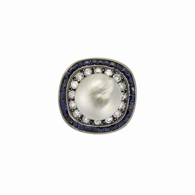 Anello a Cuscino in Oro Giallo, Argento, Zaffiri, Brillanti e Perla Naturale