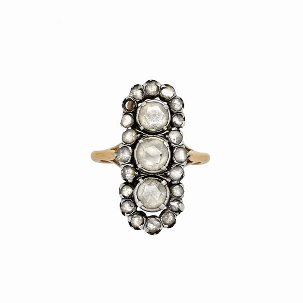 Anello in oro giallo, argento e diamanti