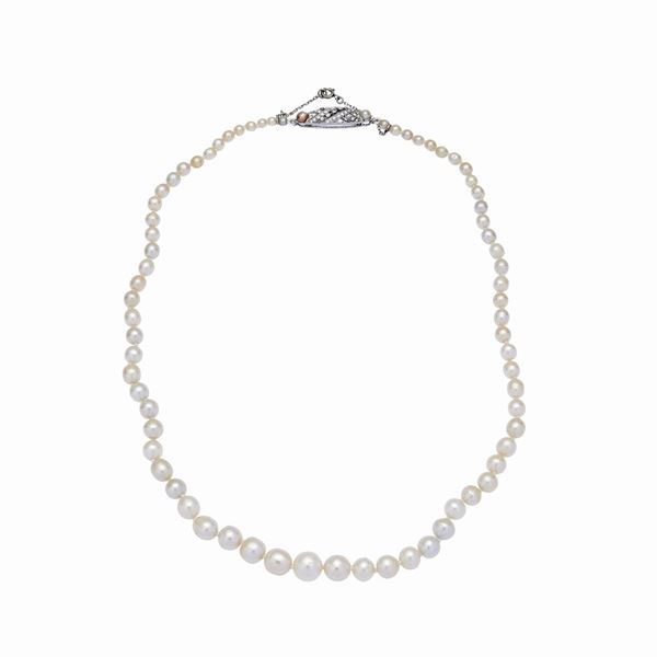 Collana in platino, diamanti e  perle naturali
