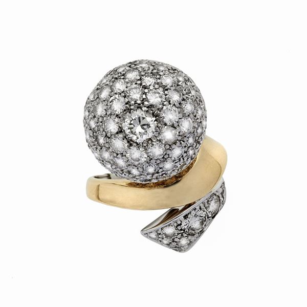 Anello in oro giallo, oro bianco e diamanti