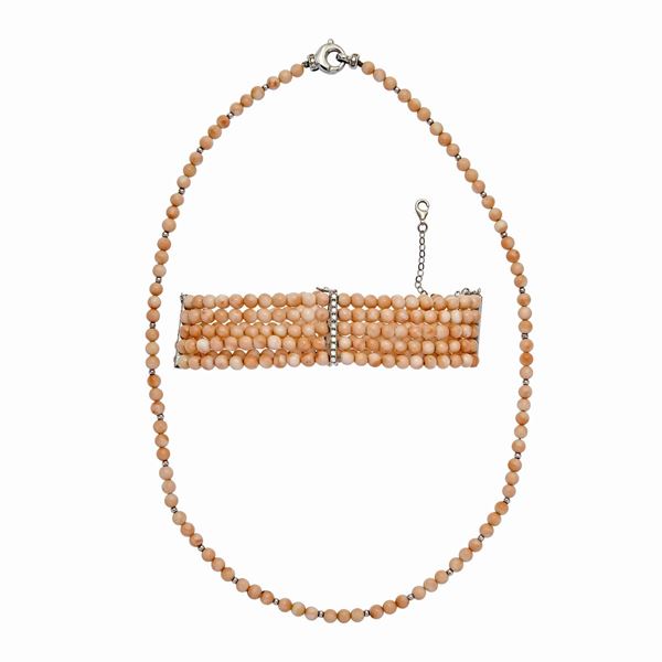 Girocollo e bracciale in oro bianco, diamanti e corallo rosa